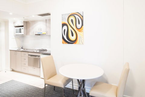 Seasons Harbour Plaza - Tourism Gold Coast 22