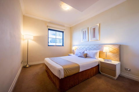 Seasons Harbour Plaza - Tourism Gold Coast 32