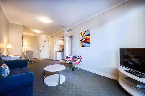 Seasons Harbour Plaza - Tourism Gold Coast 27