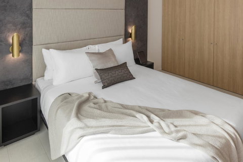 SKYE Suites Sydney - Tourism Gold Coast 15