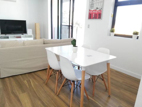 Specious Apartment With 2 Large Bedrooms - Tourism Gold Coast 6