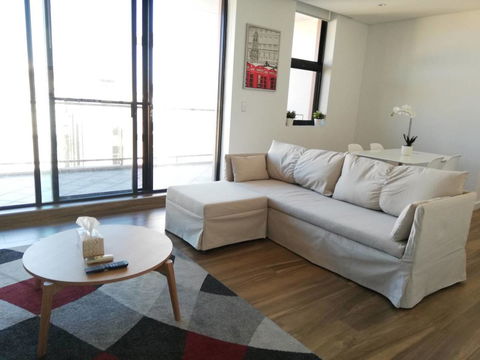 Specious Apartment With 2 Large Bedrooms - Tourism Gold Coast 11