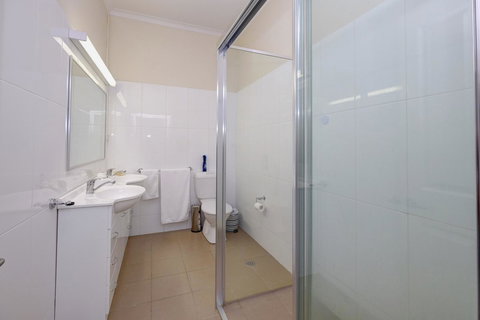 Lakes And Ocean Hotel Forster - Gold Coast 2