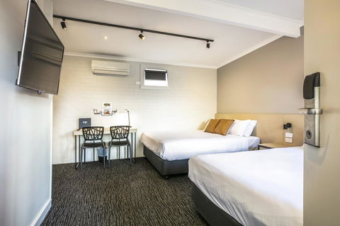 Nightcap At Colyton Hotel - Tourism Gold Coast 23