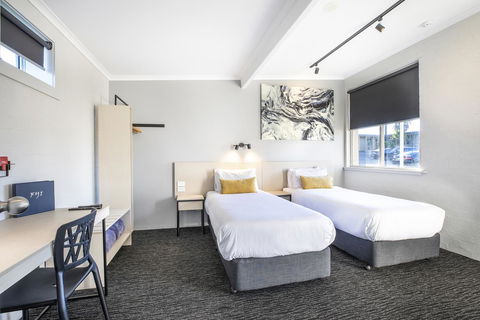 Nightcap At Colyton Hotel - Tourism Gold Coast 13