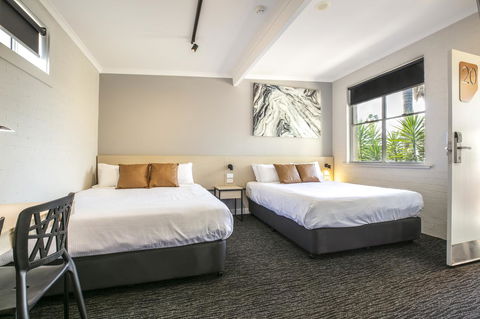 Nightcap At Colyton Hotel - Tourism Gold Coast 24