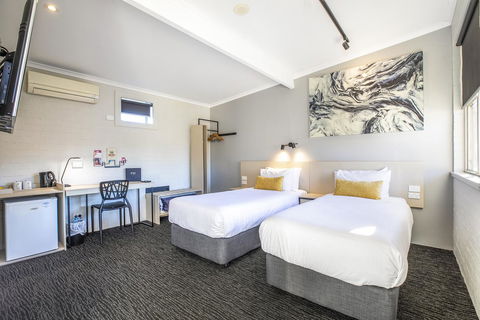 Nightcap At Colyton Hotel - Tourism Gold Coast 2