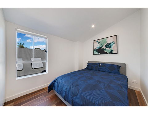 Walk To The City From This Renovated Heritage Gem - Tourism Gold Coast 5