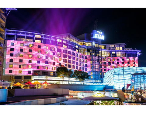 Walk To The City From This Renovated Heritage Gem - Tourism Gold Coast 13