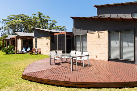 By The Beach B&B Self Contained Apartments - Tourism Gold Coast 2