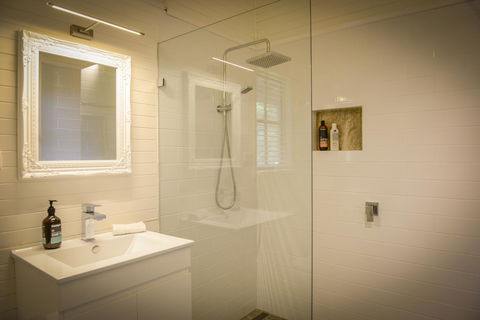 Arcadia - The Barn Cottage & Rosehill Cottage - Tourism Gold Coast 11