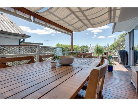 Spacious Cottage With Views, 10 Mins From The City - Tourism Gold Coast 8