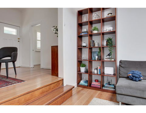 Spacious Cottage With Views, 10 Mins From The City - Tourism Gold Coast 18
