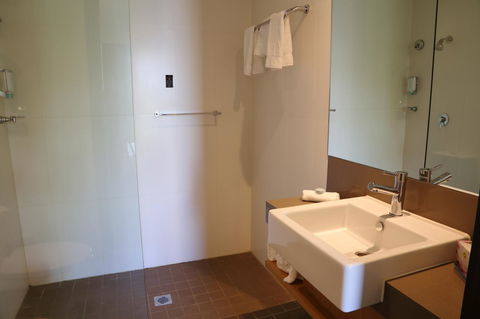 Alpha Hotel Eastern Creek - Tourism Gold Coast 27