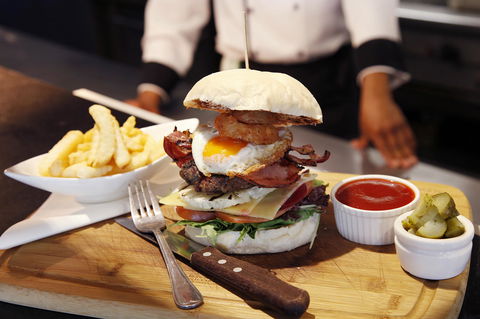 Alpha Hotel Eastern Creek - Tourism Gold Coast 18