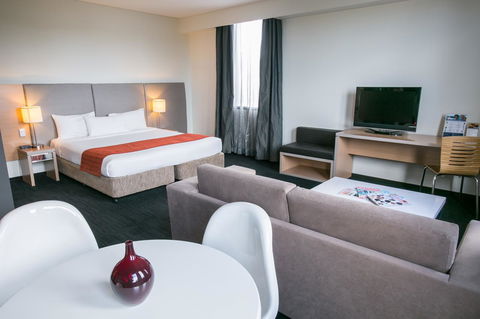 Alpha Hotel Eastern Creek - Tourism Gold Coast 14