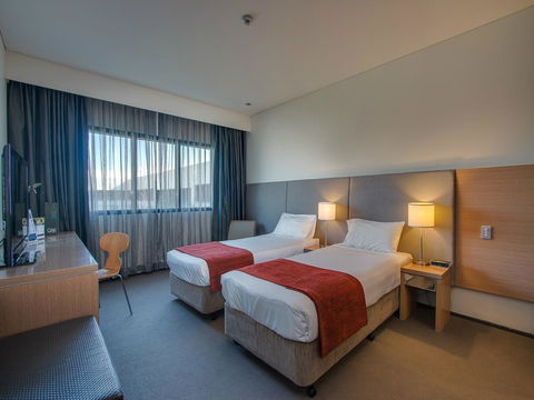 Alpha Hotel Eastern Creek - Tourism Gold Coast 1
