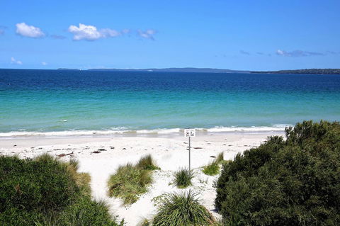 Sandy Toes Beach House Jervis Bay - 2min To Beach - Tourism Gold Coast 24