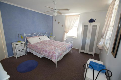 Bush & Bay Cottage - Tourism Gold Coast 8