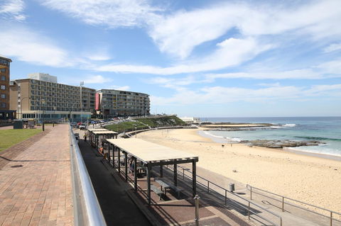 Arena Luxury Beachfront Apartment - Gold Coast 32
