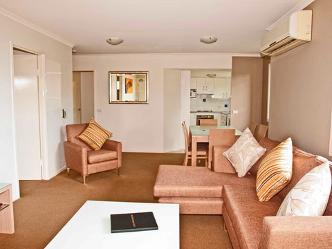 South Pacific Apartments - Tourism Gold Coast 14