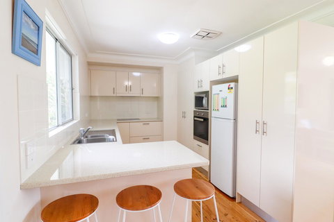 Coastal Horizons Beach House - Tourism Gold Coast 5