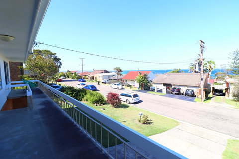 Coastal Horizons Beach House - Tourism Gold Coast 9