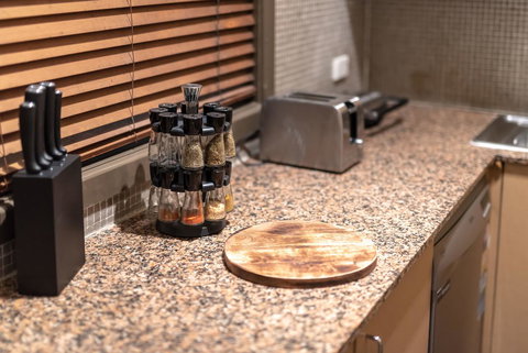 Classic 2 BR Apt In Pyrmont - Tourism Gold Coast 17