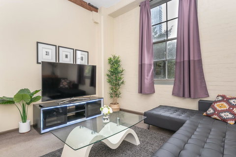 Classic 2 BR Apt In Pyrmont - Tourism Gold Coast 1