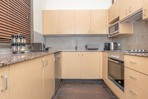 Classic 2 BR Apt In Pyrmont - Tourism Gold Coast 9