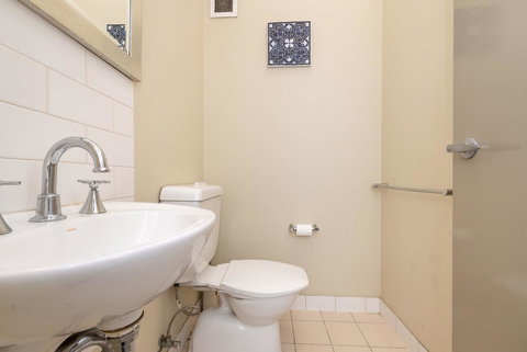 Classic 2 BR Apt In Pyrmont - Tourism Gold Coast 14