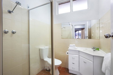 Boomerang Hotel - Tourism Gold Coast 21