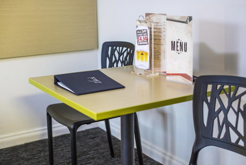 Boomerang Hotel - Tourism Gold Coast 13