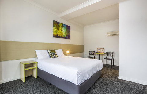 Boomerang Hotel - Tourism Gold Coast 15