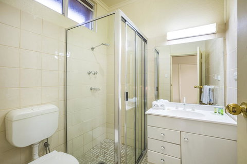 Boomerang Hotel - Tourism Gold Coast 20