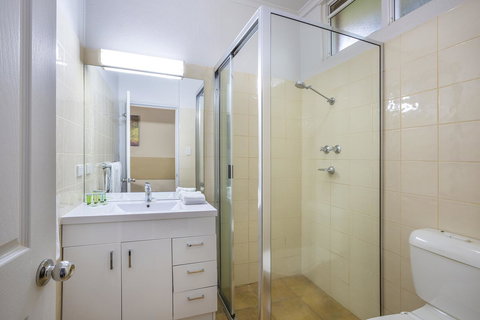 Boomerang Hotel - Tourism Gold Coast 19