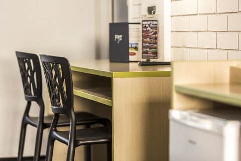 Boomerang Hotel - Tourism Gold Coast 30