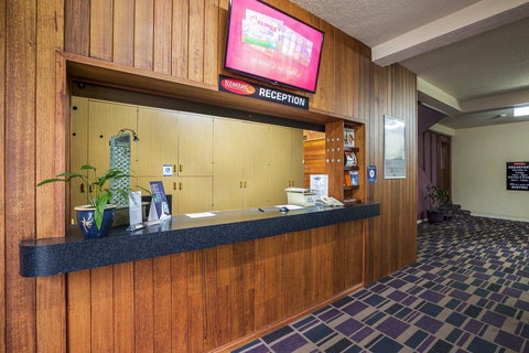 Boomerang Hotel - Tourism Gold Coast 9