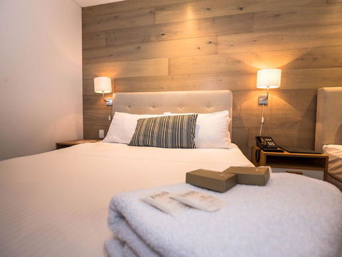 Crown Hotel Surry Hills - Tourism Gold Coast 3