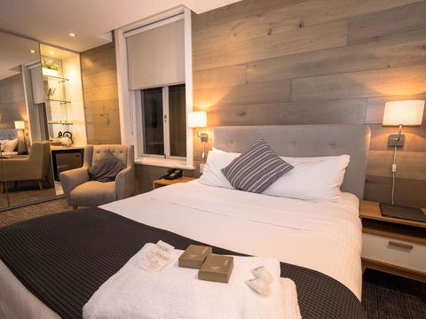 Crown Hotel Surry Hills - Tourism Gold Coast 7