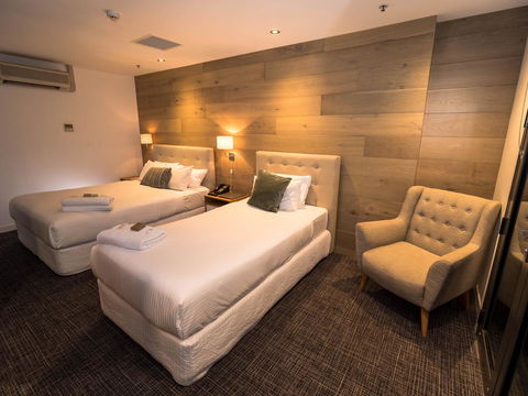 Crown Hotel Surry Hills - Tourism Gold Coast 9