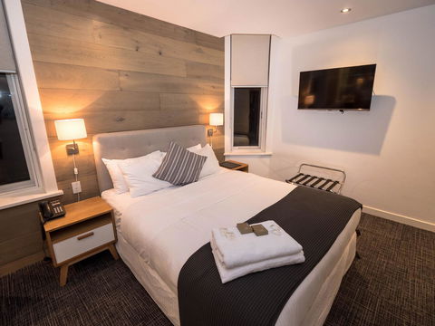Crown Hotel Surry Hills - Tourism Gold Coast 8