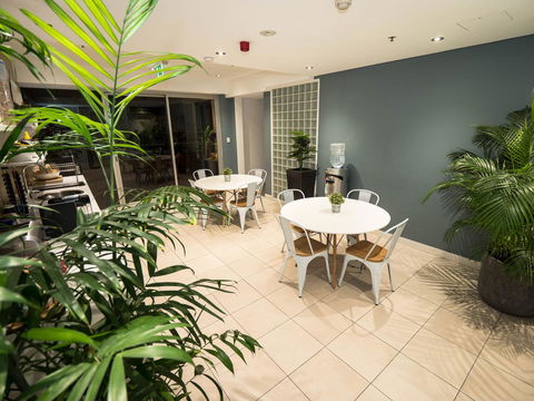 Crown Hotel Surry Hills - Tourism Gold Coast 5