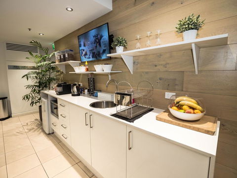 Crown Hotel Surry Hills - Tourism Gold Coast 4