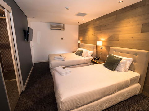 Crown Hotel Surry Hills - Tourism Gold Coast 10