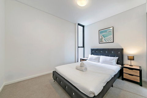 Stylish And Neat Two Bed Apartment In Wentworth Point - Gold Coast 6
