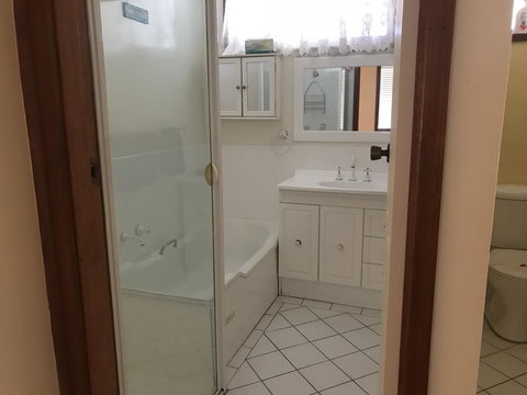 Pinny Paradise - Gold Coast 9