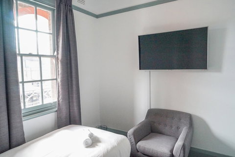 Oasis On Beamish Hotel - Gold Coast 10