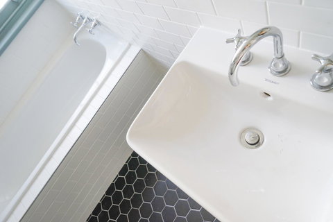 Oasis On Beamish Hotel - Gold Coast 11