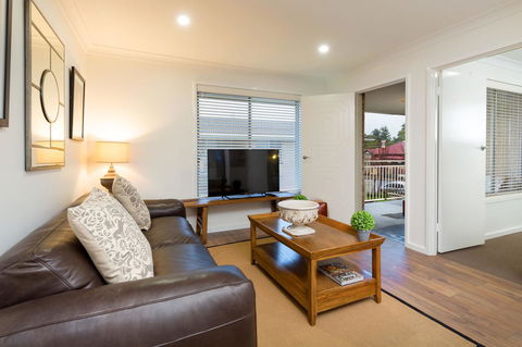 Sleeping In Style - Central & Sophisticated - Tourism Gold Coast 5